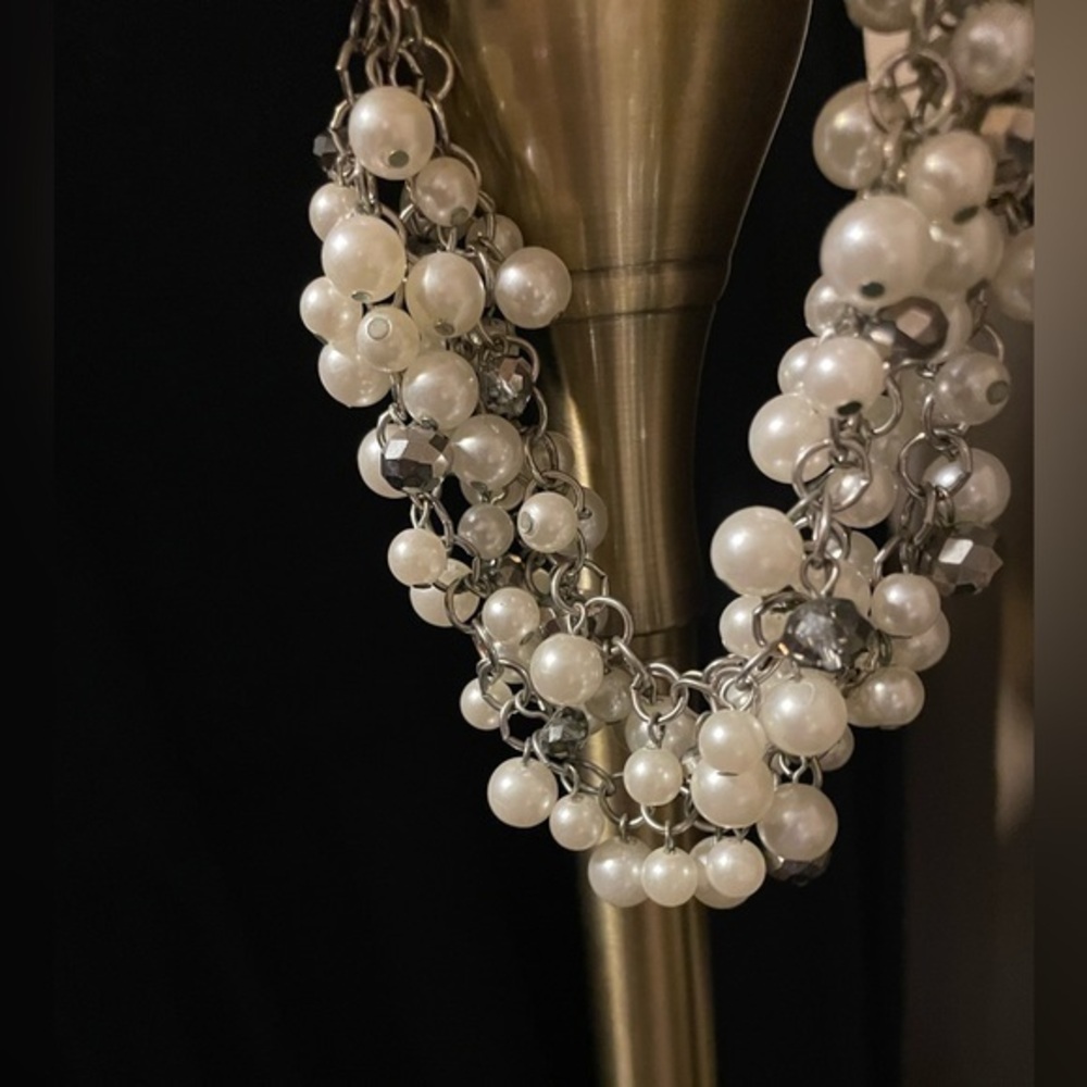 Pearls;Chunky Faux Pearl Statement Necklace for Women Multilayer 18”